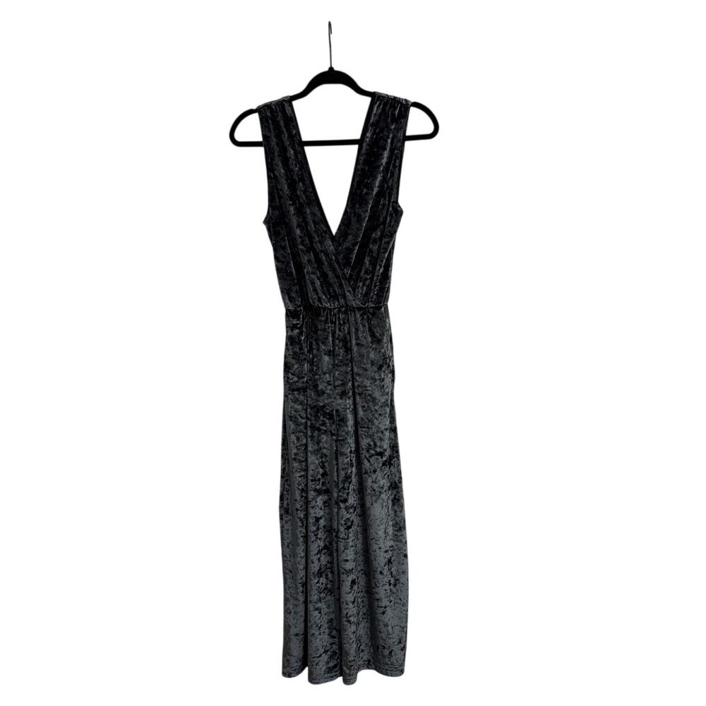 Taylor & Sage Gray Crushed Velvet Jumpsuit Romper Cropped Wide Leg Size XS